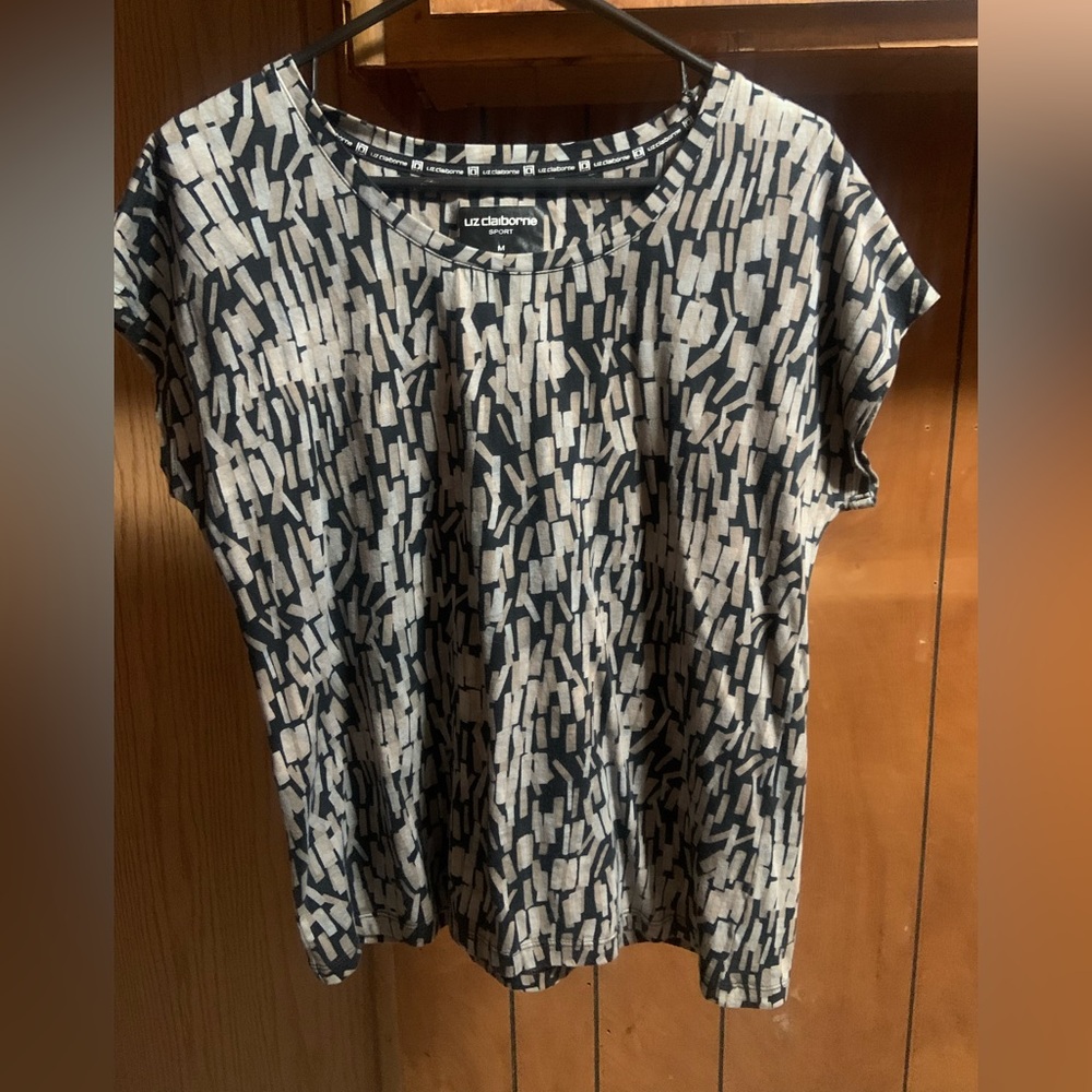 Liz Claiborne Abstract Black and White Short Sleeve Top